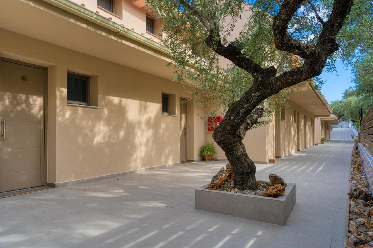 Kozanos Suites With Private Pool Амуди Екстериор снимка